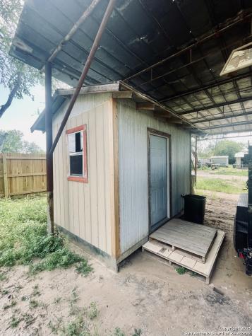 506 S 5th Carrizo Springs TX 78834