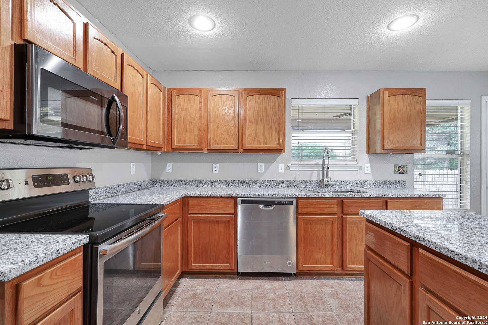 2722 Brighton Park Converse TX 78109