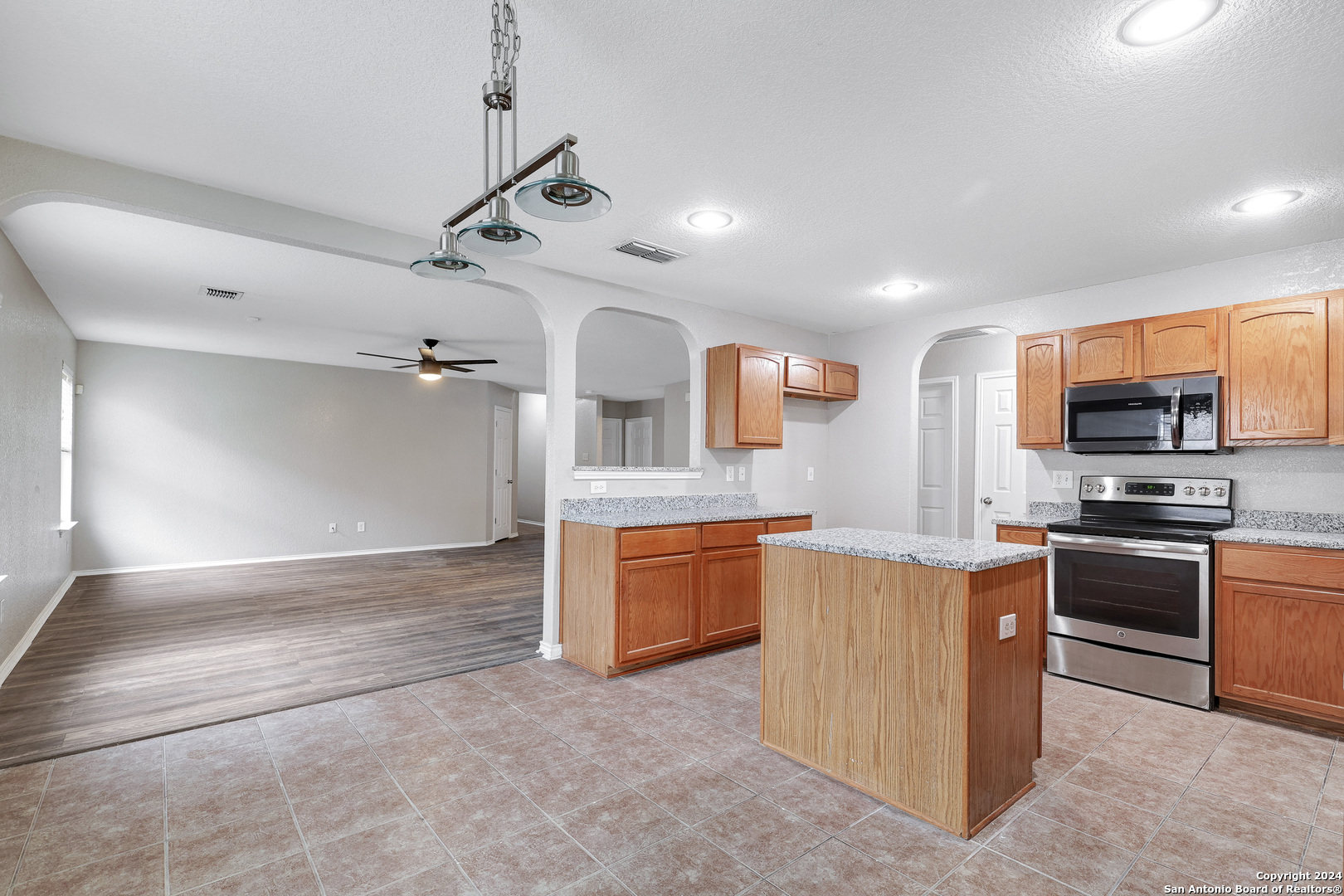 2722 Brighton Park Converse TX 78109