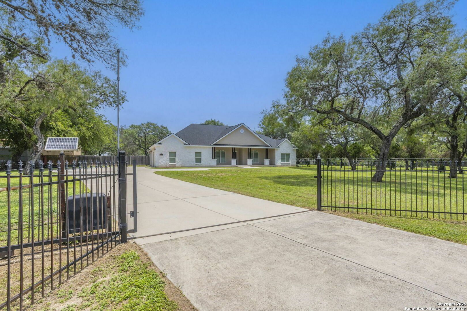 9548 Abe Lincoln San Antonio TX 78240