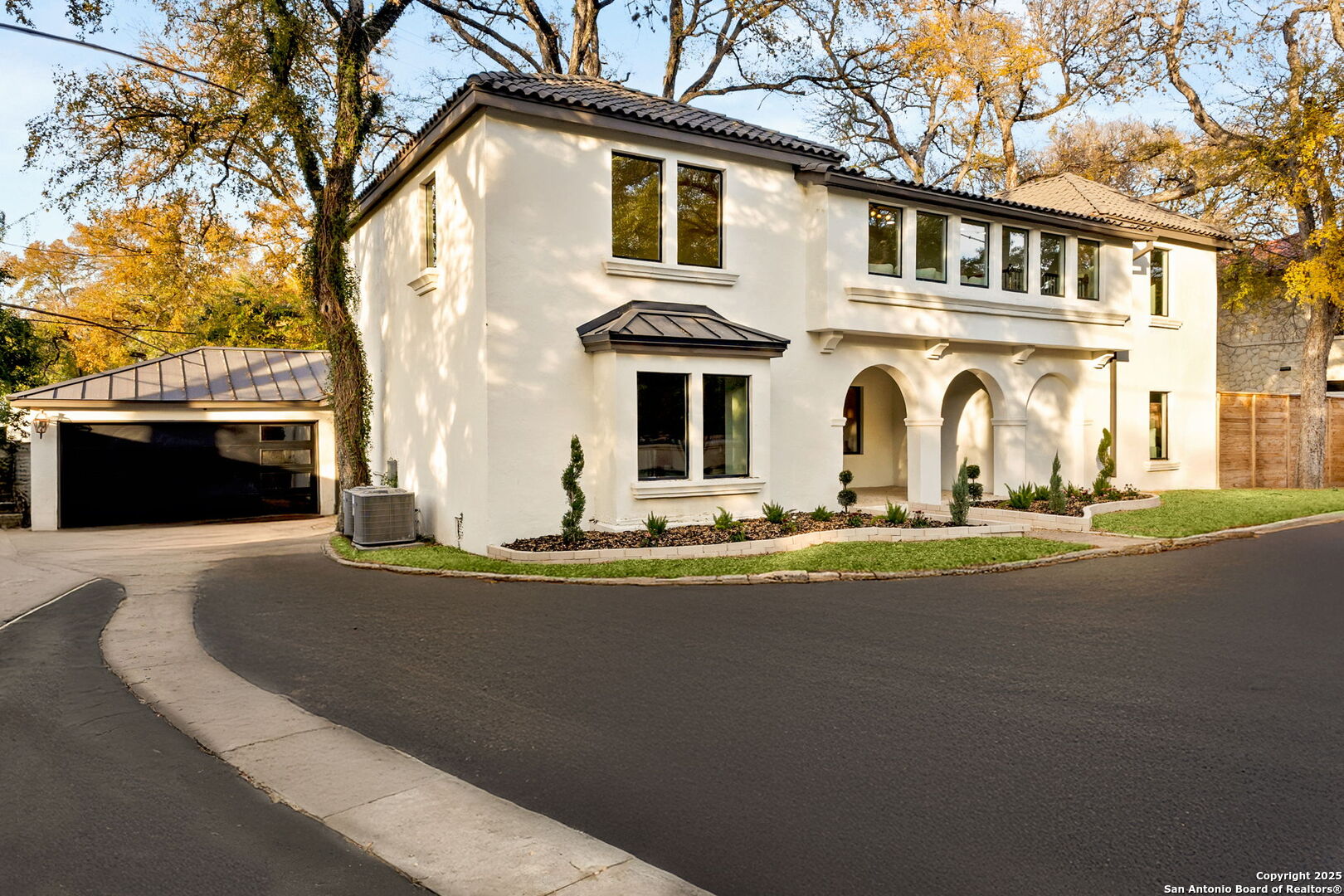 San Antonio TX, 417 E Hildebrand