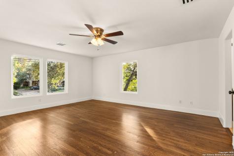 417 E Hildebrand San Antonio TX 78212