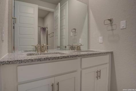 237 Bryant Park Castroville TX 78009