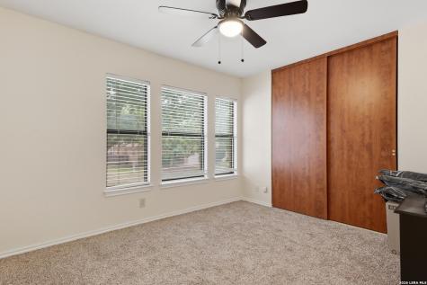 5031 Fawn Lake San Antonio TX 78244