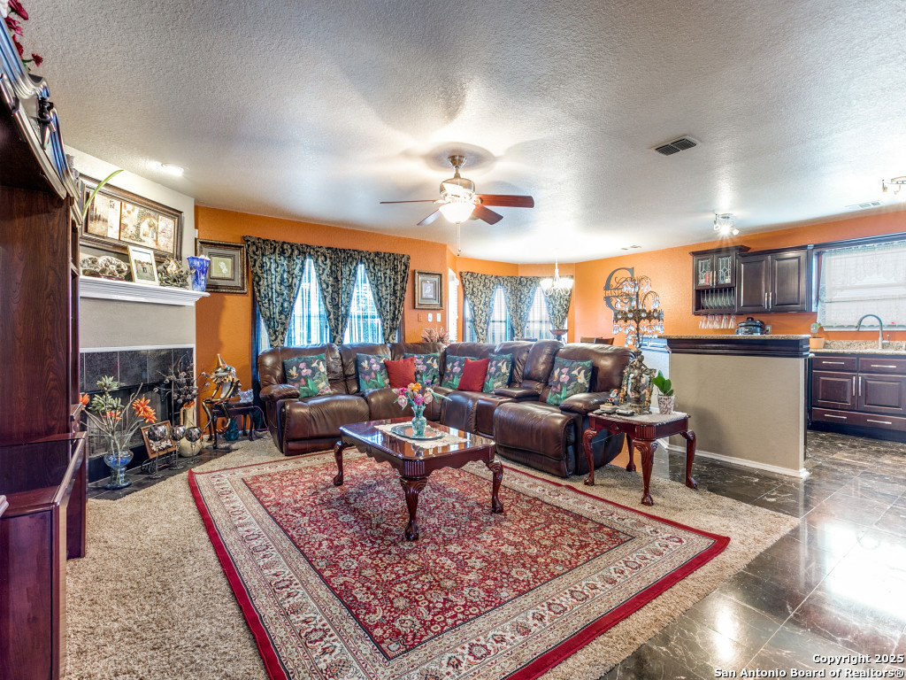 10702 Diamond Rock San Antonio TX 78251