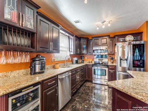 10702 Diamond Rock San Antonio TX 78251