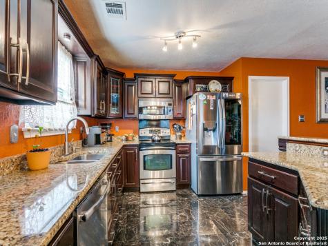 10702 Diamond Rock San Antonio TX 78251