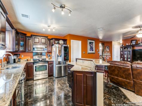 10702 Diamond Rock San Antonio TX 78251