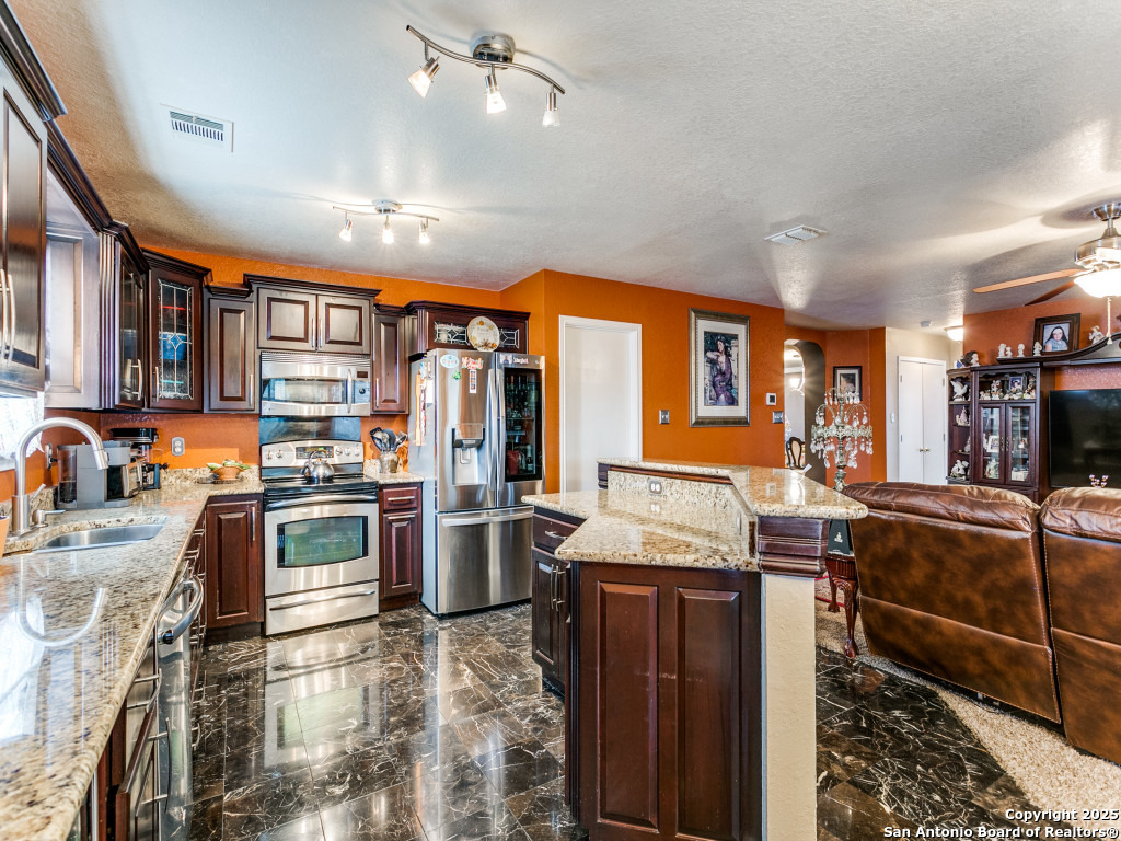 10702 Diamond Rock San Antonio TX 78251