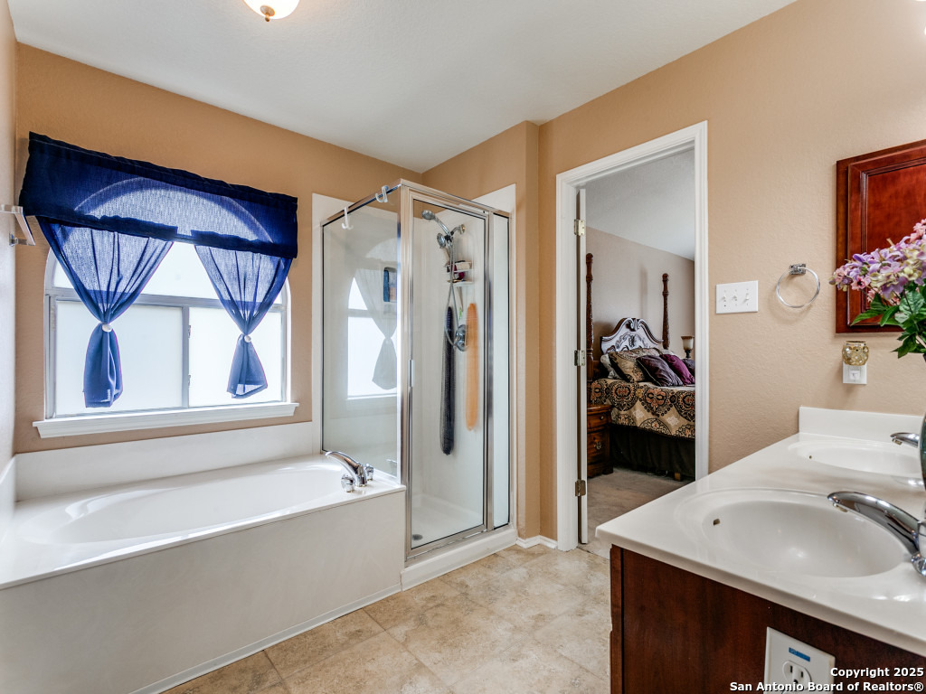 10702 Diamond Rock San Antonio TX 78251