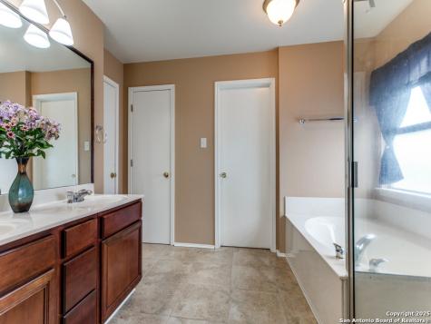 10702 Diamond Rock San Antonio TX 78251