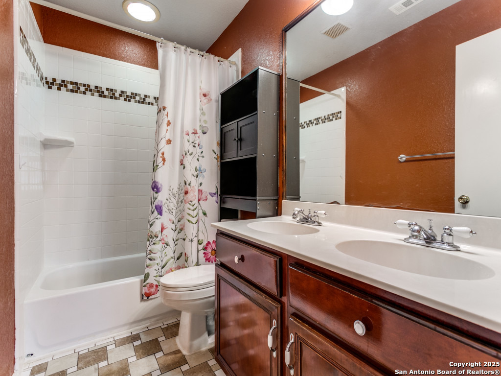 10702 Diamond Rock San Antonio TX 78251