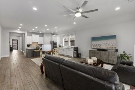 2043 Dalhart San Antonio TX 78253