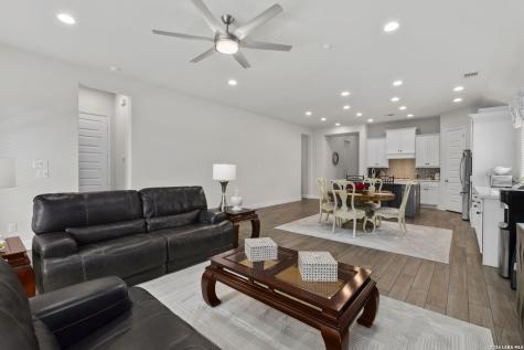 2043 Dalhart San Antonio TX 78253