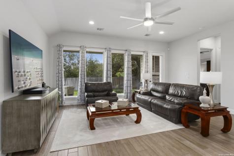 2043 Dalhart San Antonio TX 78253