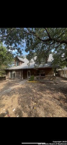 6721 County Road 401 Floresville TX 78114