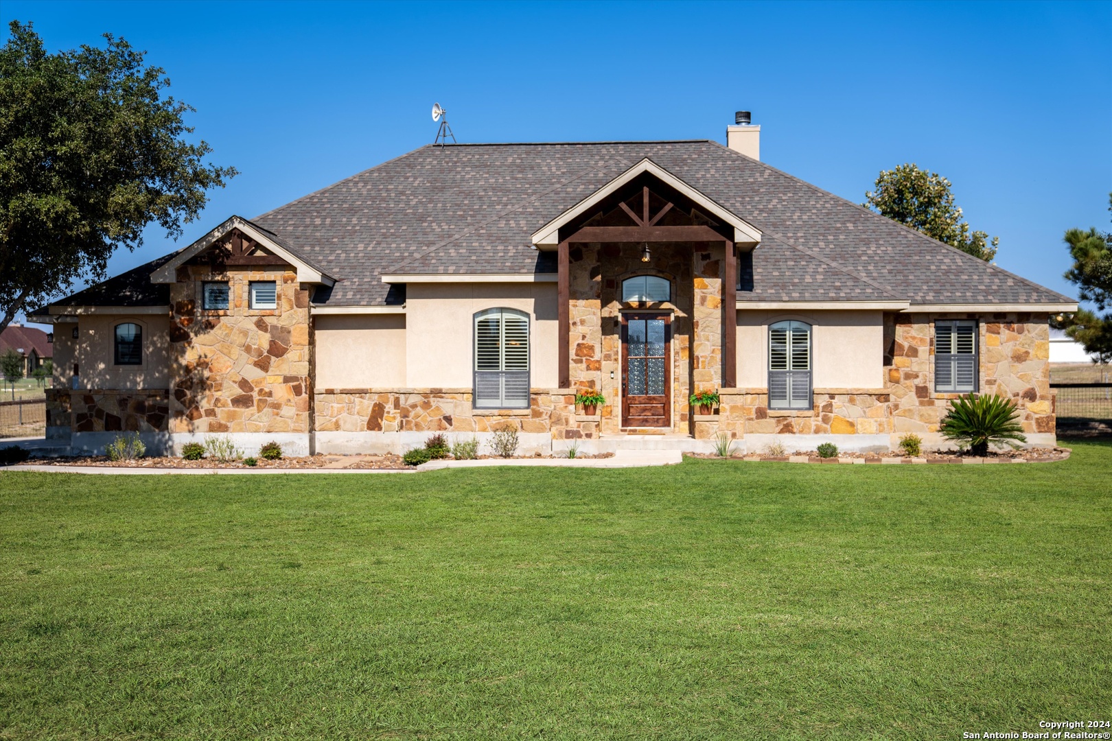 117 Abrego Run Floresville TX 78114