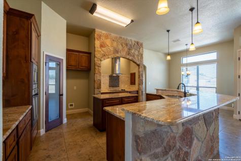 117 Abrego Run Floresville TX 78114