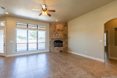 117 Abrego Run Floresville TX 78114
