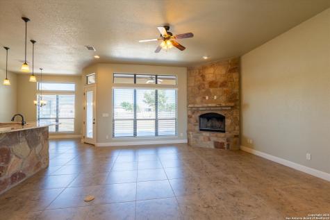 117 Abrego Run Floresville TX 78114