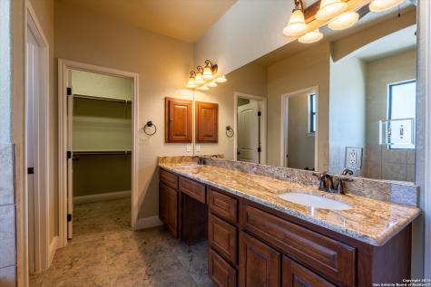 117 Abrego Run Floresville TX 78114