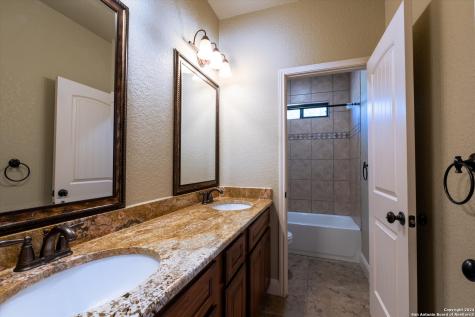 117 Abrego Run Floresville TX 78114