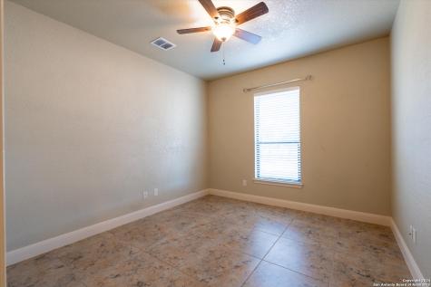 117 Abrego Run Floresville TX 78114