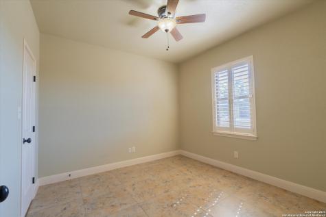 117 Abrego Run Floresville TX 78114