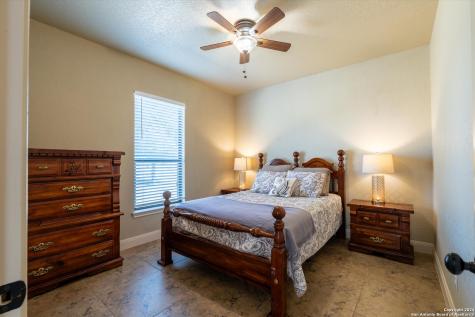 117 Abrego Run Floresville TX 78114