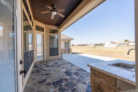 117 Abrego Run Floresville TX 78114