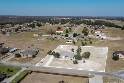 117 Abrego Run Floresville TX 78114