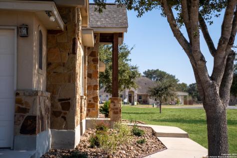 117 Abrego Run Floresville TX 78114