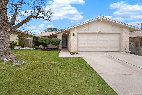 122 Bolerio Drive Universal City TX 78148
