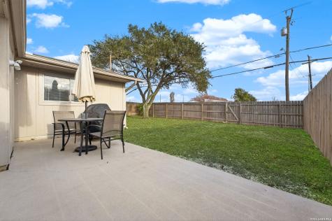 122 Bolerio Drive Universal City TX 78148