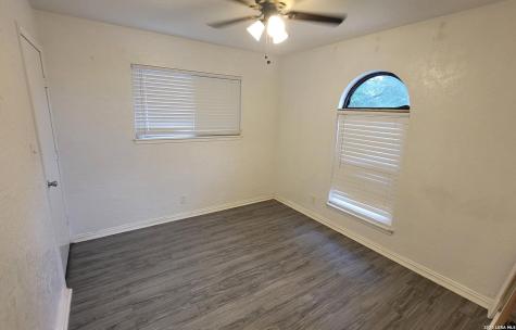 6011 Forest Ridge San Antonio TX 78240