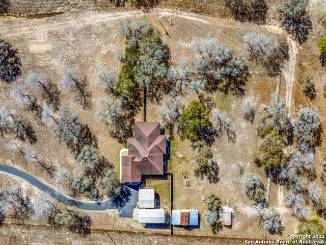 557 Flower Trail Loop Floresville TX 78114