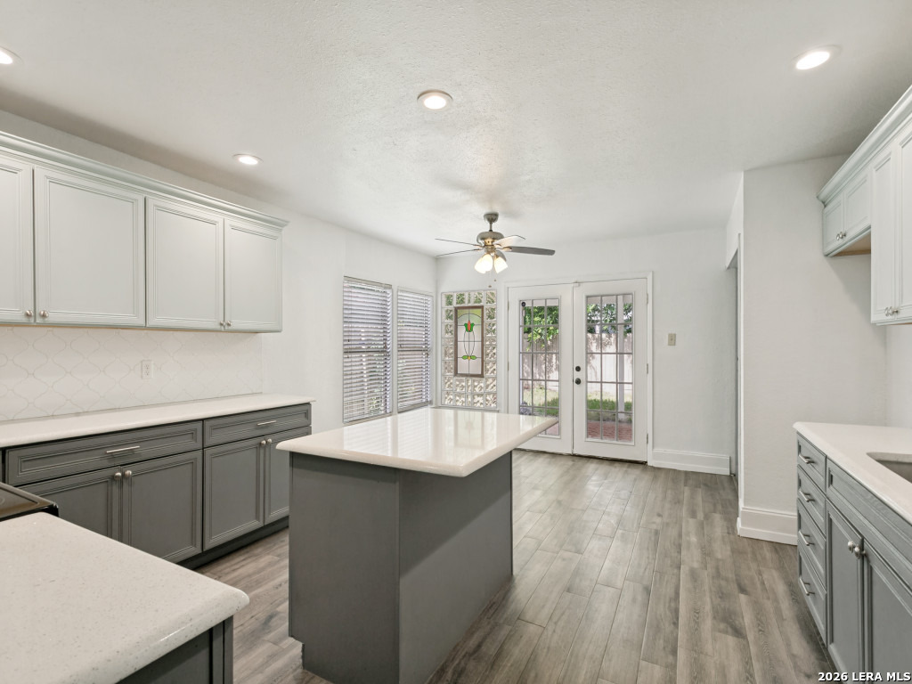 6827 Country Hill San Antonio TX 78240
