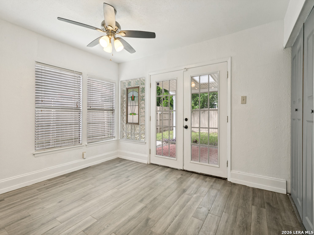 6827 Country Hill San Antonio TX 78240