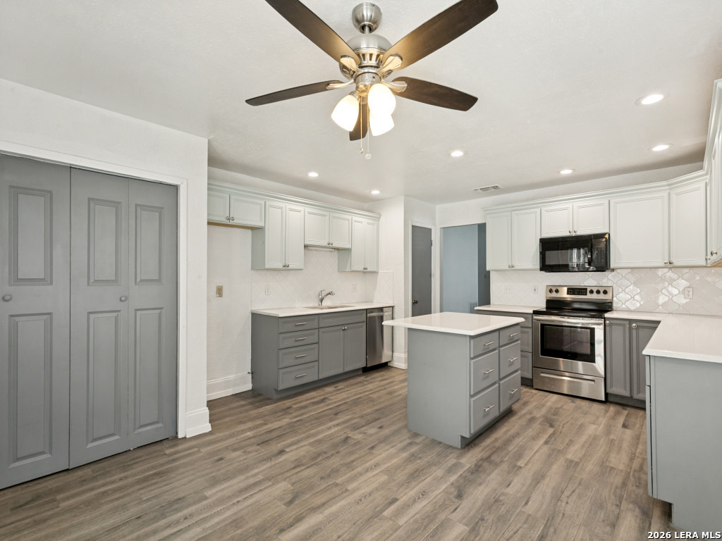6827 Country Hill San Antonio TX 78240