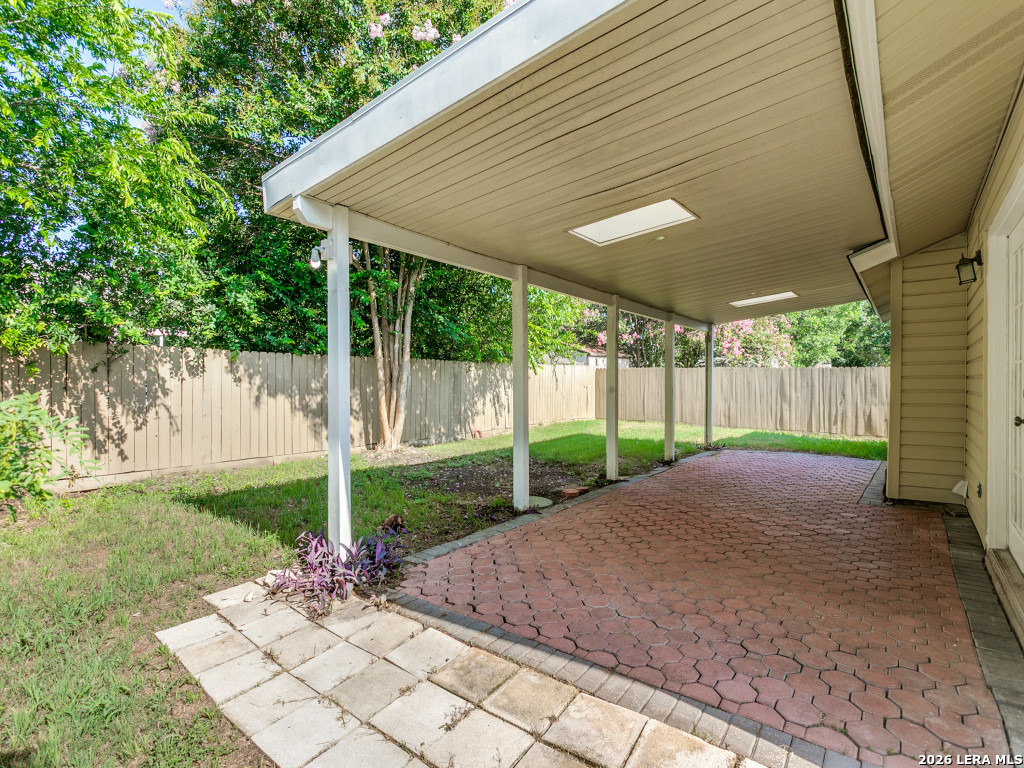 6827 Country Hill San Antonio TX 78240