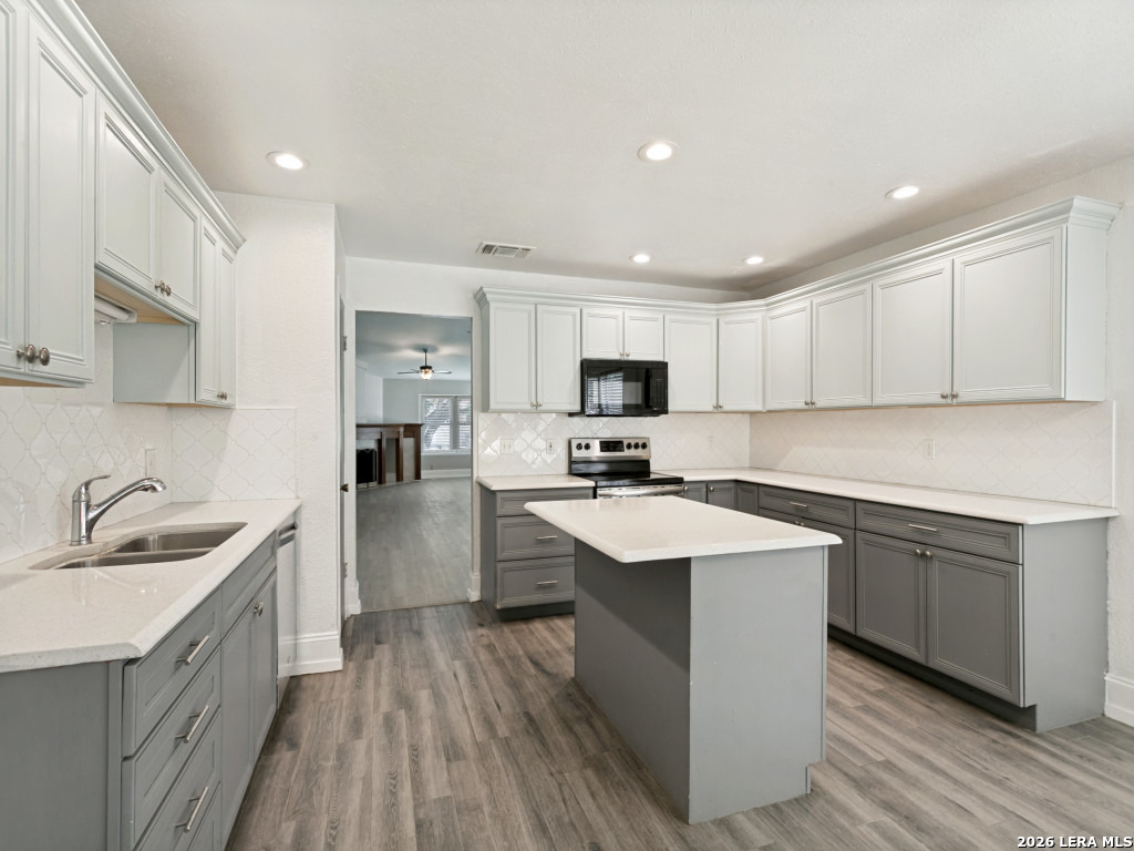 6827 Country Hill San Antonio TX 78240