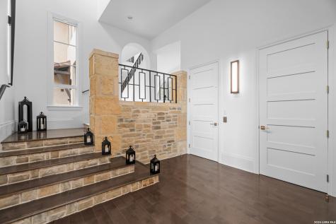 18 Crescent San Antonio TX 78257