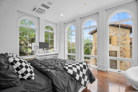 18 Crescent San Antonio TX 78257