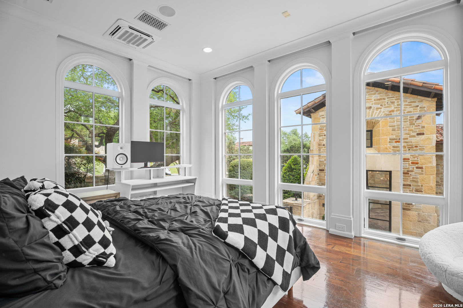 18 Crescent San Antonio TX 78257