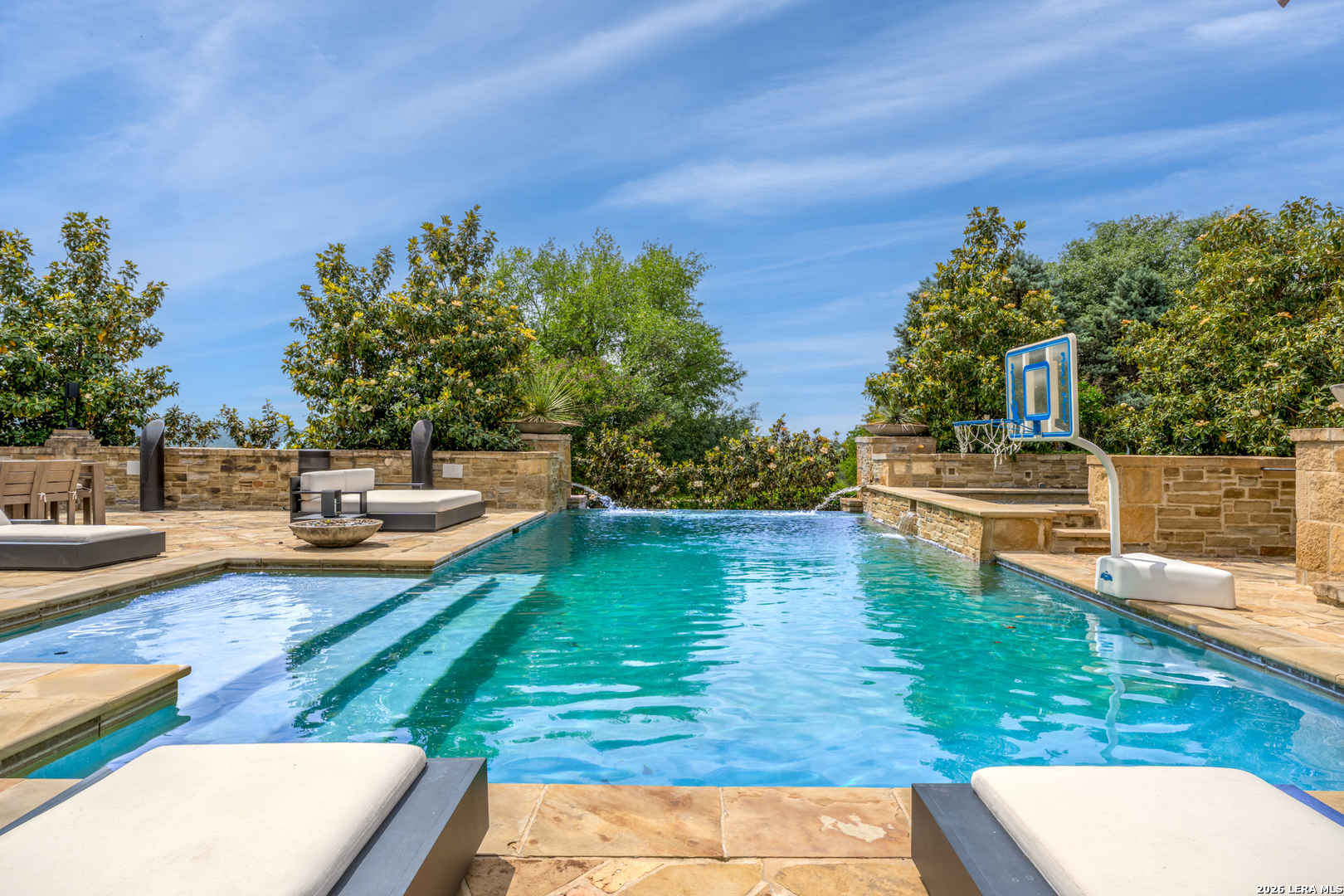 18 Crescent San Antonio TX 78257