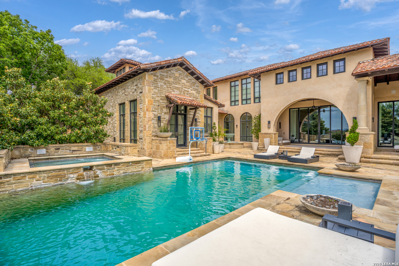 18 Crescent San Antonio TX 78257