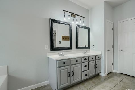 8518 El Camino Court San Antonio TX 78254