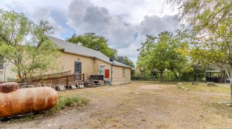 256 S Broadway Spofford TX 78877