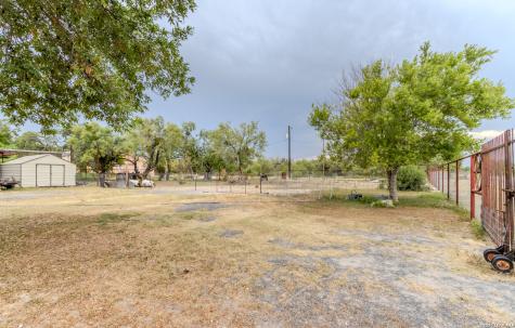 256 S Broadway Spofford TX 78877