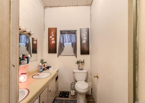 256 S Broadway Spofford TX 78877